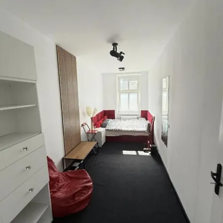 Jadwigii - 24h Self Check-in Hostel